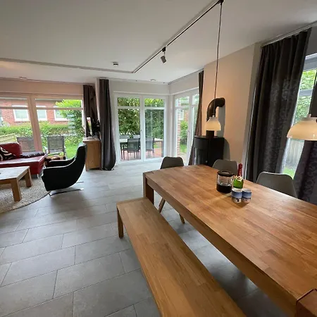 Ferienhaus-acht-b *